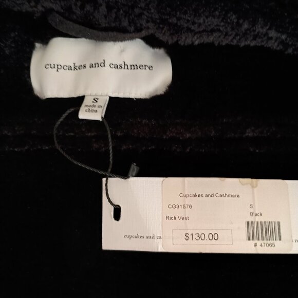 Cupcakes and Cashmere BaddieVest Black Faux Fur/Suede Asymmetrical Women’s S NWT - Picture 8 of 16